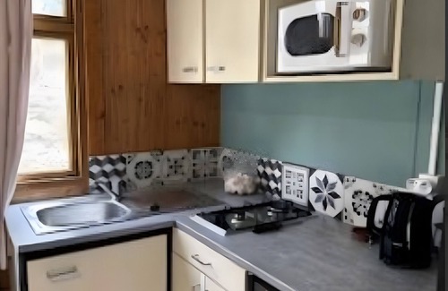 Bretagne-d'Armagnac Apartment | Chalet 'Campitel 4 Personnes 91' with Private Terrace, Private Garden and Wi-Fi