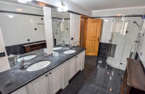 Penia Ski Chalet | Chalet Cesa Galadriel-1 by Interhome