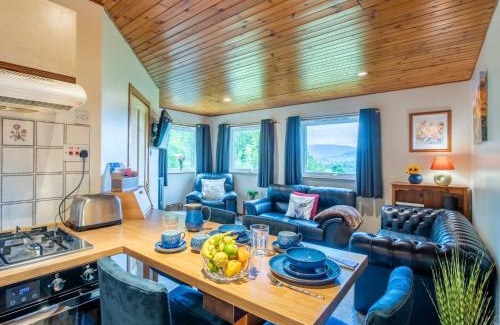 East Lewiston Ski Chalet | Chalet Cherrytree Farm by Interhome