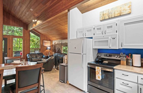 Whitefish Ski Chalet | Chalet Chic. Private Lakefront. Children's Fish Pond. Explore Glacier, Ski, Hike