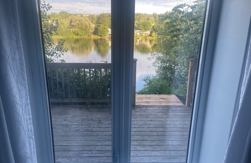 Rock Forest Ski Chalet | Chalet Condo sur le Bord de L'eau Avec Quai Magog