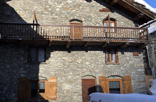 Bonneval-sur-Arc Ski Chalet | Chalet Cour des 3 Céline 6 Personnes Vieux Village