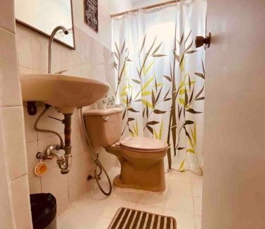 Santa Rosa House | Chalet de Laguna1 Near Enchanted Kingdom & Nuvali