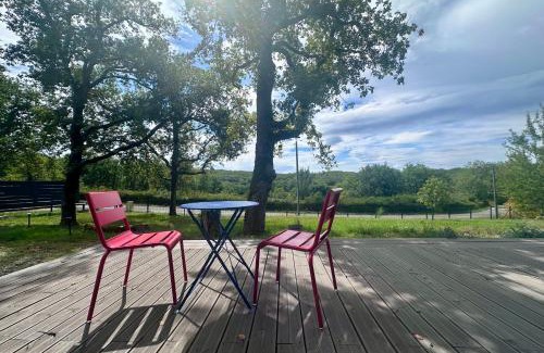 Turenne Ski Chalet | Chalet de Russac - 6 personnes - Jardin clôturé avec terrasse aménagée