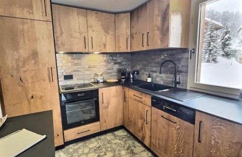 Val-d'Isere Apartment | Chalet Du Jardin Alpin Ii - Charmant 3 pièces pour 4 à 5 personnes, situé à Val d'Isère dans le quartier La Legettaz au pied des pistes MAE-2794