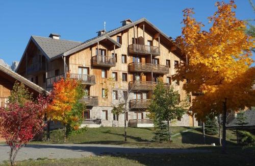 Saint-Etienne-en-Devoluy Ski Chalet | Chalet Duplex 8 Pers, 300m des Pistes, Terrasse, Piscine Couverte, Parking - FR-1-504-435