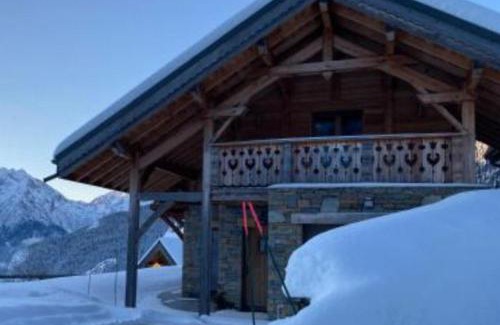 Huez-en-Oisans Ski Chalet | Chalet Fontaines Huez