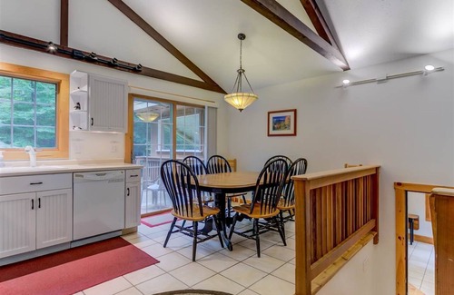 Eidelweiss Village Ski Chalet | Chalet Getaway - North Conway Area