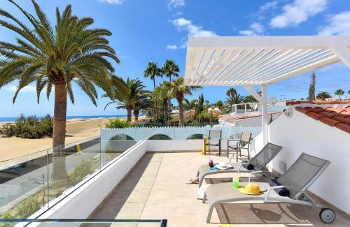 Playa del Ingles Ski Chalet | Chalet Golden Sahara by VillaGranCanaria