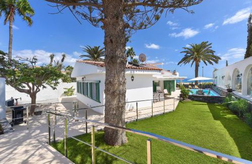 Playa del Ingles Ski Chalet | Chalet Golden Sahara by VillaGranCanaria