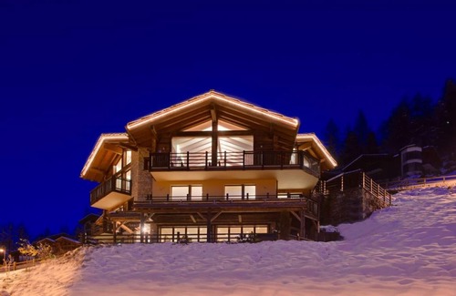 Zermatt Ski Chalet | CHALET GRACE - CATERED 5 BEDROOM SKI CHALET - STAFF INCLUDED - Matterhorn Views