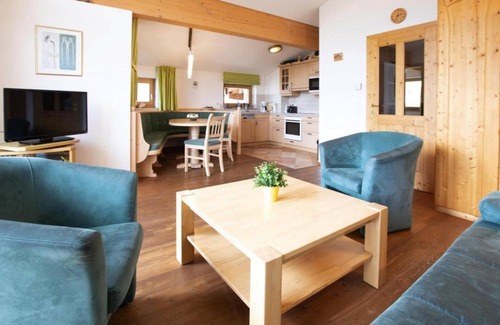 Konigsleiten Apartment | Chalet in Hohe Tauern with Panoramic Views
