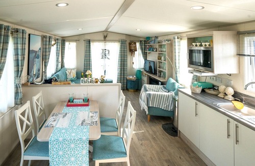 Oostkapelle Ski Chalet | Chalet in Oostkapelle near the Beach