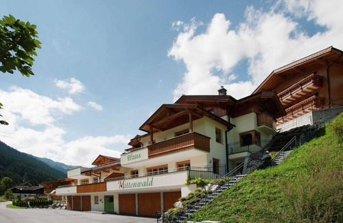 Saalbach-Hinterglemm Ski Chalet | Chalet in Saalbach Near Ski Lift