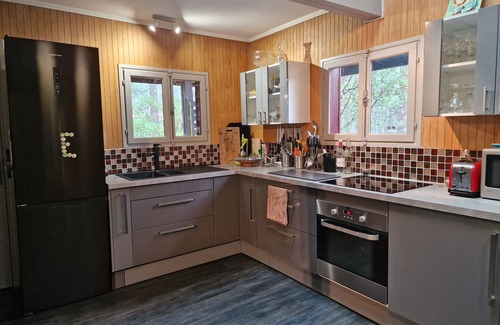 Maubuisson Ski Chalet | CHALET in the forest. JACUZZI PRIVE. SOUTH-FACING TERRACE. Close to cycle path