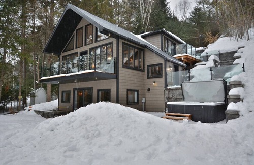Papineau Regional County Municipality Cottage | Chalet la merveille.