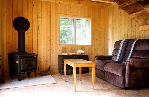 Sainte-Beatrix Cabin | Chalet Le Montagnard