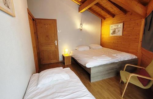 Les Gets Ski Chalet | Chalet lumineux 3* proche lac et pistes, calme, 80m VTT/ski, 2 parkings, WiFi, équipé pour 10 pers. - FR-1-598-87