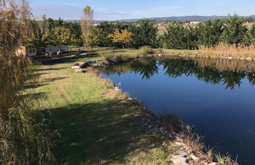 Fabregues Ski Chalet | Chalet on the edge of a private pond in an agricultural estate