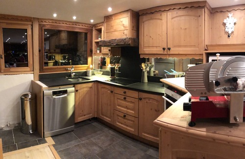 Val Claret Ski Chalet | Chalet overlooking Lake Tignes