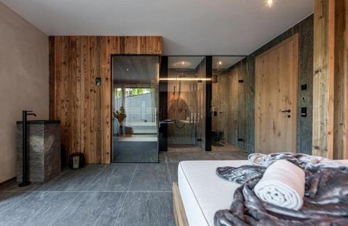 Sankt Anton am Arlberg Ski Chalet | Chalet Pfarriweg Modern luxury