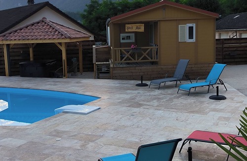 Saint-Gervais Ski Chalet | Chalet "pied aigu" At the foot of the Vercors, mountains and hiking. Pets allowed