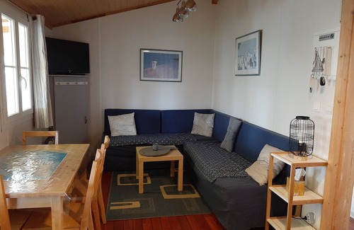 Saint-Pierre-d'Oleron Ski Chalet | CHALET SAINT PIERRE D'OLERON IN PRIVATE RESIDENCE 4/6 PEOPLE WITH SWIMMING POOL