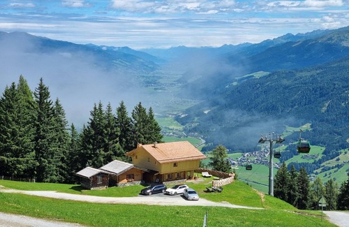 Schonbach Ski Chalet | Chalet Salzach near Ski Lift & Spa