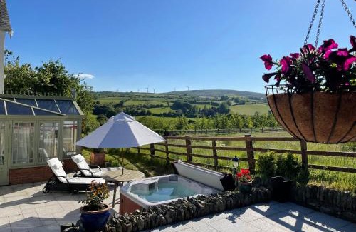 Londonderry Bed & Breakfast | Chalet Superking bed Free Sauna jacuzzi