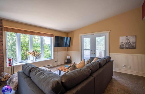 Chertsey Ski Chalet | Chalet sur la Colline - SPA
