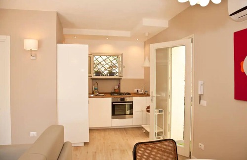 Massa Lubrense Ski Chalet | Chalet 'Tessa's Holiday' with Sea View, Wi-Fi and Air Conditioning
