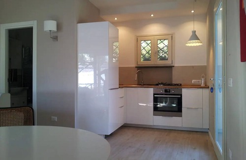 Massa Lubrense Ski Chalet | Chalet 'Tessa's Holiday' with Sea View, Wi-Fi and Air Conditioning