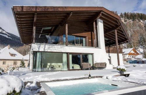 Selva di Val Gardena Ski Chalet | Chalet Villa Carolina