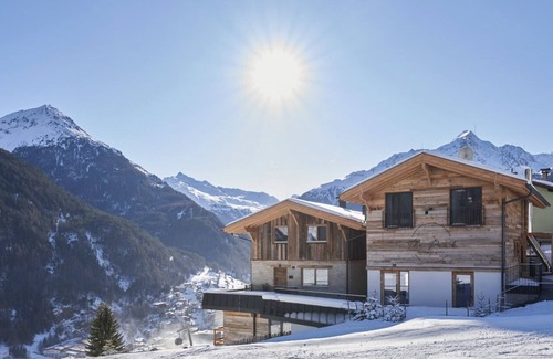 Soelden Ski Chalet | Chalet White Diamond with its own sauna, ski in and ski out