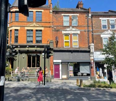 Queen's Park Apartment | Chamberlayne Inn