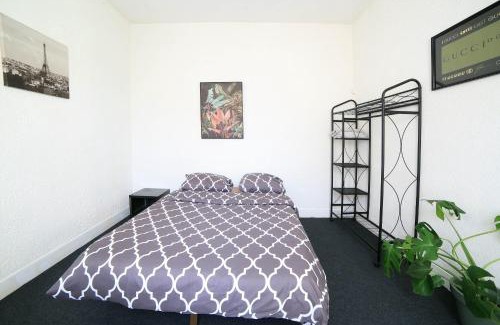 Maisons-Alfort House | Chambre 1, calme, 1 station de PARIS, bureau