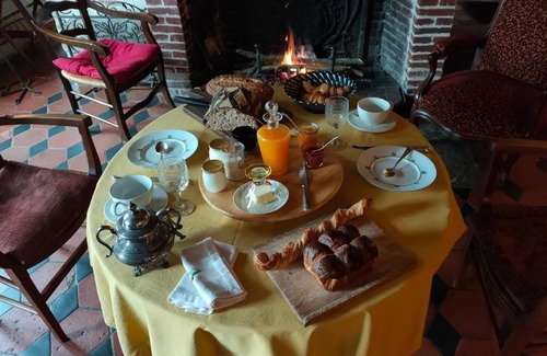 La Genevraie Bed & Breakfast | Chambre d'Hôtes La Ferme du Pré-Martin