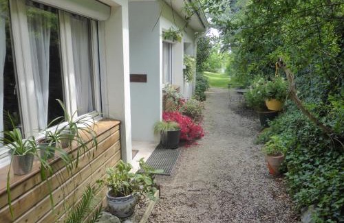 Soucieu-en-Jarrest Apartment | Chambre D'Hotes Au Coquelicot
