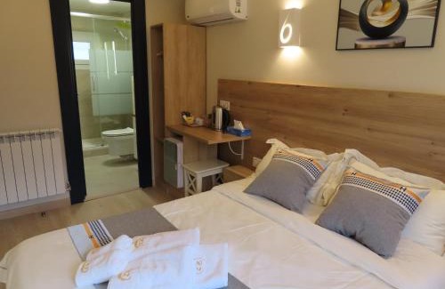 Bondy House | Chambre deux personnes avec salle de bain privative