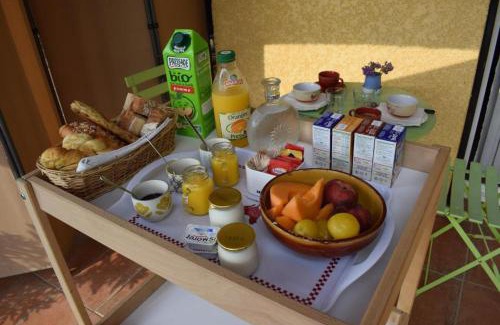 Canaules-et-Argentieres Bed & Breakfast | Chambre la canauloise