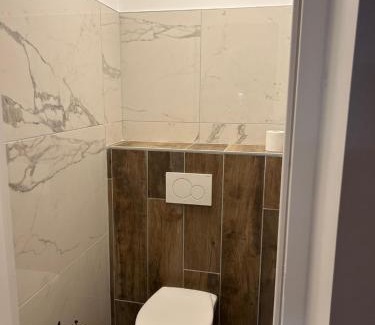 Quartier Chorier-Berriat Apartment | CHAMBRE LA SUITE pres GARE GRENOBLE