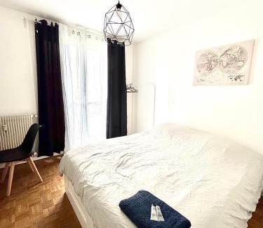 Orleans House | Chambre Monde Tout confort Saint-Marceau