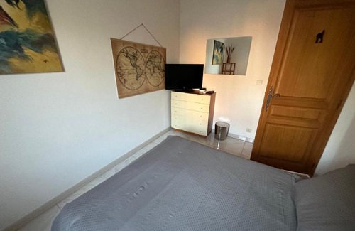 Le Cannet House | Chambre privé avec Sdb privative