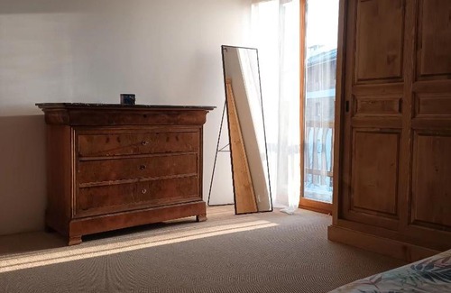 Thoiry House | Chambre proche du Cern