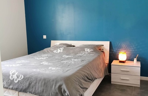 Plaissan Bed & Breakfast | Chambre Tout Confort, Salle D'eau et Toilettes Séparées 60 la Nuit