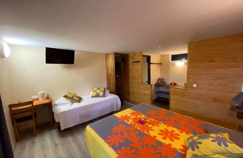 Bora Bora Hotel | Chambre triple supérieure et salle de bain privée