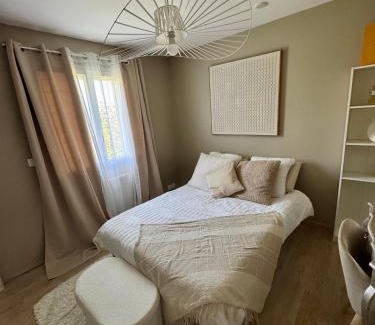 Saint-Genest-Lerpt House | Chambres au calme