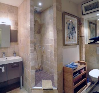 Old Lyon Apartment | Chambres d'hôtes Artelit