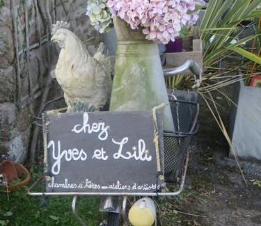 Meillac Bed & Breakfast | Chambres d'hôtes Chez Yves et LiLi