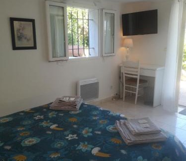 Puget-sur-Argens Bed & Breakfast | Chambres d'Hôtes Le Mas du Bijou Bleu